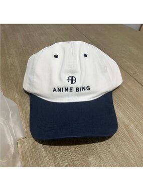 💥 FINAL SALE 💥 NWT Anine Bing White and Navy Embroidered Logo Baseball Cap